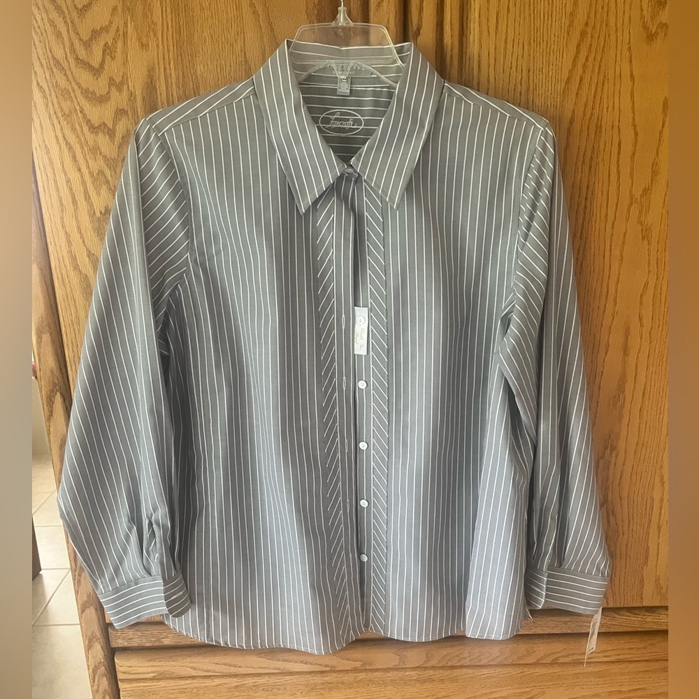 NEW!  Foxcroft women's dress shirt. - Picture 5 of 9